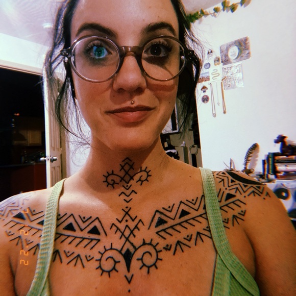 Meet your Posher, Lena - Picture 1 of 1